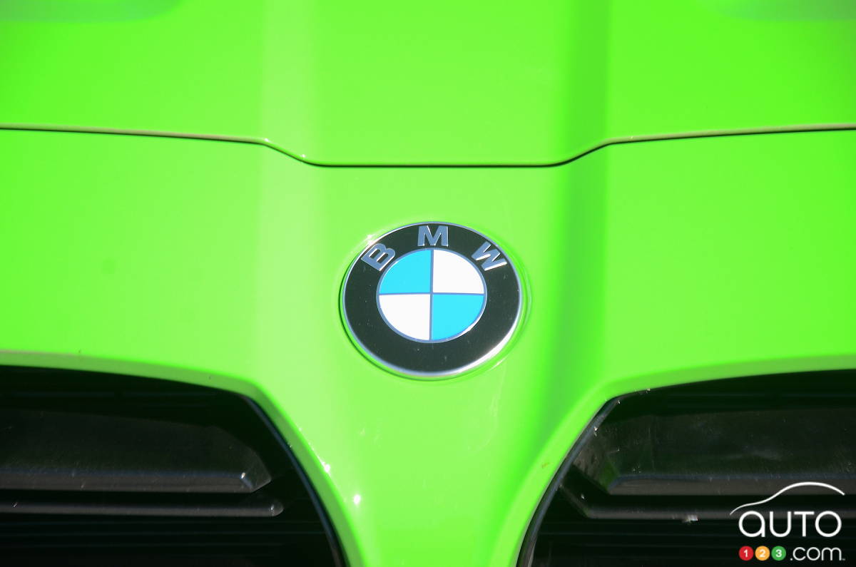 BMW M3 2022, écusson